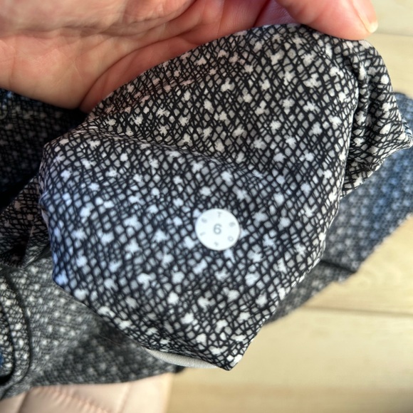 Lululemon Fast and Free 25” Sz 6 - Picture 2 of 2